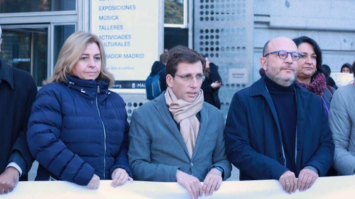 Minuto de silencio en Cibeles por el 25N