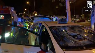 Taxi con el que el detenido atropelló a un hombre en Chamberí