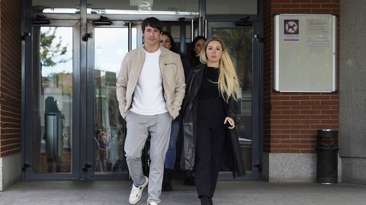 Juan José Ballesta sale del juzgado junto a su abogada, Beatriz Uriarte, tras declarar, a 07 de noviembre de 2023, en Parla