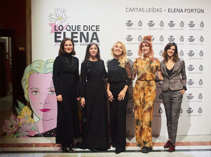 Las actrices Aitana Sánchez-Gijón y Clara Lago, junto a la escritora Espido Freire dan vida y voz a las cartas de Elena Fortún en un acto moderado por Cayetana Guillén Cuervo organizado por Correos y la Fundación Pro-RAE