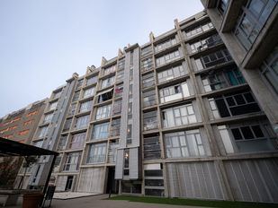 Edificio de la calle Jacobeo de Carabanchel donde se produjo el doble crimen