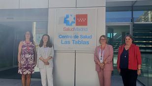 La consejera de Sanidad de la Comunidad de Madrid, Fátima Matute, en el centro de salud de Las Tablas