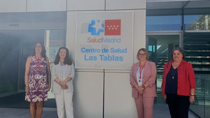 La consejera de Sanidad de la Comunidad de Madrid, Fátima Matute, en el centro de salud de Las Tablas
