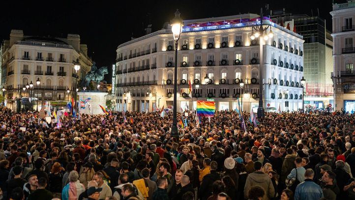 Concentración contra la reforma de las leyes trans y LGTBI