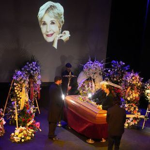 Multitudinario adiós a Concha Velasco en el Teatro La Latina