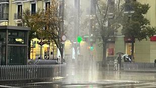 Una columna de agua ha vuelto a brotar en Goya en forma de géiser