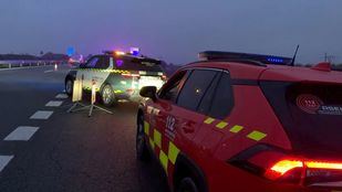 Cinco jóvenes heridos, tres de ellos graves, al salirse de la vía un turismo en Fuentidueña