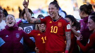 El beso no consentido de Rubiales a Hermoso enturbia el deporte en 2023