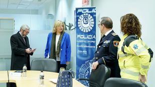 Inma Sanz se reúne con los mandos de los servicios de seguridad y emergencias del Ayuntamiento
