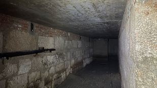 Refugio antiaéreo de la Guerra Civil bajo la Plaza de Cervantes de Alcalá de Henares