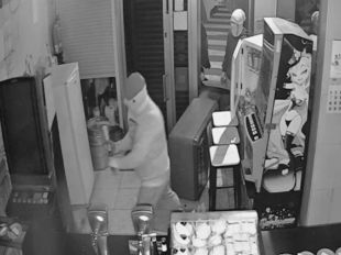 Cuatro detenidos por robar a mazazos en bares y casinos