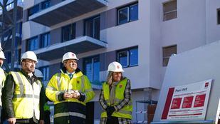 El consejero de Vivienda, Transportes e Infraestructuras, Jorge Rodrigo, ha anunciado este martes que la Comunidad de Madrid construirá 583 viviendas en Colmenar Viejo destinadas a alquiler con precios asequibles, de las cuales el 48 por ciento se entregarán el próximo año (282).