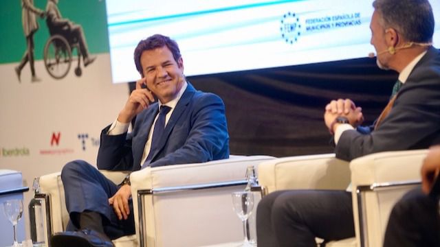 El alcalde de Las Rozas, José de la Uz, nombrado presidente de la Red Española de Ciudades Inteligentes