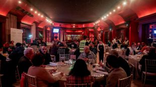Cien personas sin hogar, en el Teatro Real en Nochebuena