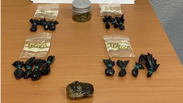 Detenido un conductor que llevaba varios tipos de droga 'que los DDP le obligaba a vender'