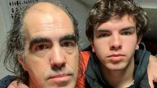 Iago Negrón con su padre