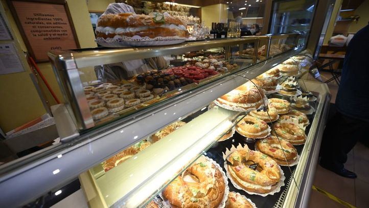 Roscones en el mostrador de Panaderías Orio