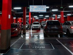 Plazas de carga y descarga para vehículos de reparto en aparcamientos públicos de Centro
