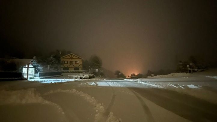 Primera nevada del 2024 en el Puerto de Navacerrada