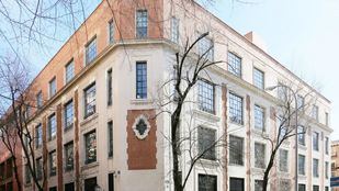Fachada del edificio situado en la calle Batalla del Salado número 5 (Madrid) que Telefónica ha vendido a la firma de inversión y promoción inmobiliaria Conren Tramway