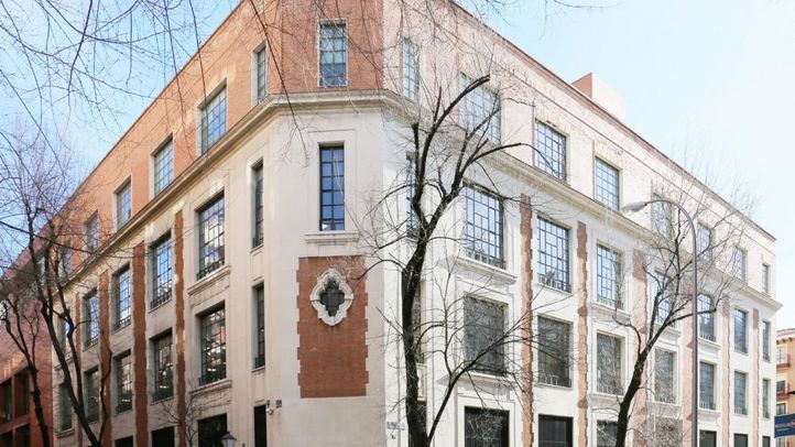 Fachada del edificio situado en la calle Batalla del Salado número 5 (Madrid) que Telefónica ha vendido a la firma de inversión y promoción inmobiliaria Conren Tramway