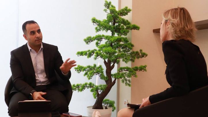 Ghassan Elgeadi: 'Los cirujanos dejarán de usar las manos para operar a través de robots'