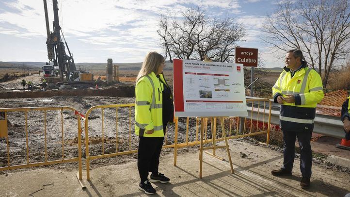 El consejero de Vivienda, Transportes e Infraestructuras, Jorge Rodrigo, visita las obras del puente sobre el el Arroyo Culebro, que Esta comunica San Martín de la Vega con la M-50, Perales del Río y la A-4 a la altura de San Cristóbal