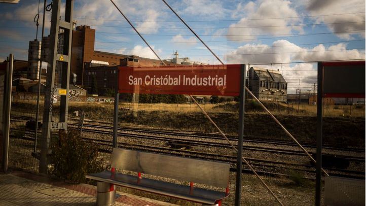 Parada de Cercanías de la Linea C-3 San Cristóbal Industrial.