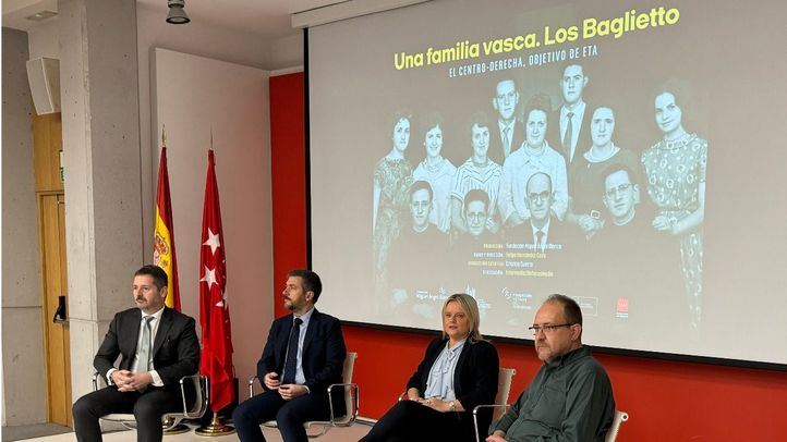 Mariano de Paco, Miguel Ángel García Marín, Mari Mar Blanco y Pedro Manuel Baglietto en la presentación del documental 'Una familia vasca. Los Baglietto'.