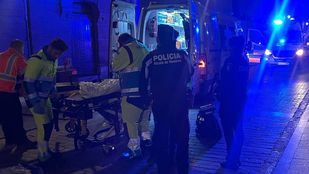Servicios de emergencia atienden al hombre apuñalado por su compañero de piso en Alcalá de Henares