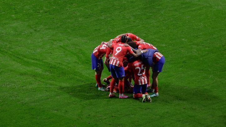 Celebración de los jugadores del Atlético de Madrid tras jugar contra el Real Madrid en Copa