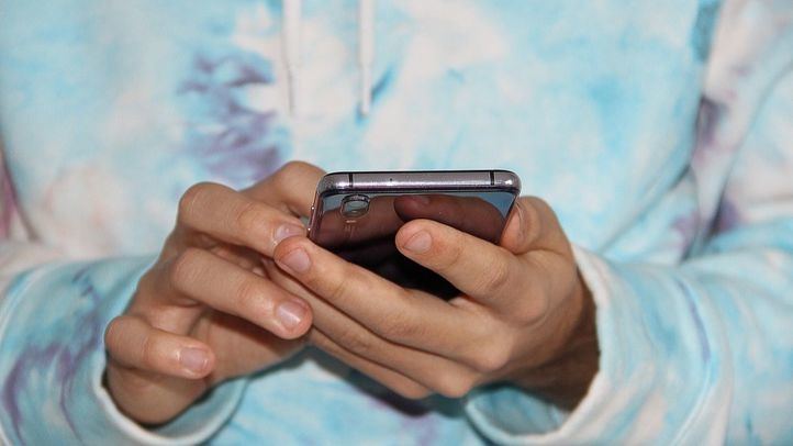 Casi un 70% de padres señala los 18 años como edad para dejar de monitorizar a sus hijos en Internet