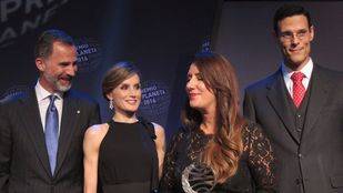 Dolores Redondo gana el Planeta con 'Todo esto te daré'