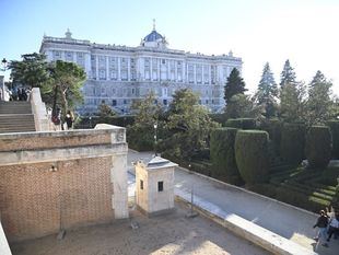 Jardines de Sabatini con vistas al Palacio Real de Madrid