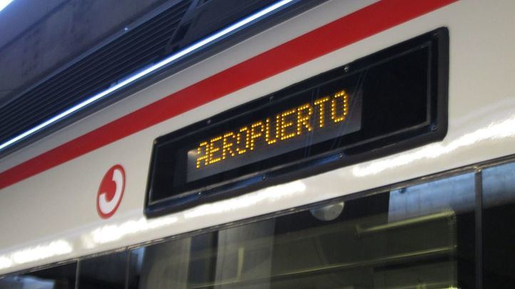 Tren de Cercanías con dirección al aeropuerto