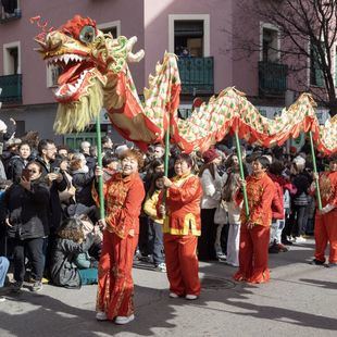 Usera se llena de dragones