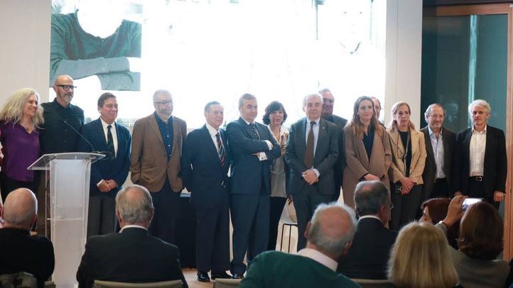 El COAM entrega sus insignias a los colegiados de honor