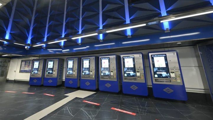 Máquinas expendedoras de títulos de transporte en la estación de Gran Vía