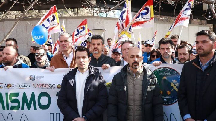 Concentración de los sindicatos policiales y Guardia Civil