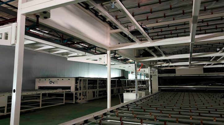 Iberdrola y Exiom inauguran en primavera la primera gran fábrica de paneles solares de España