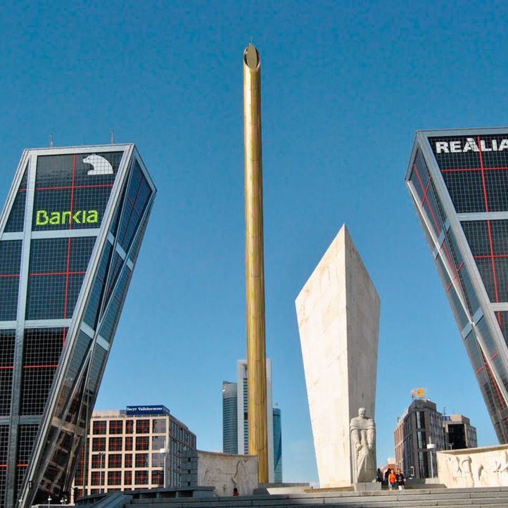 Obelisco de Calatrava de Plaza de Castilla.