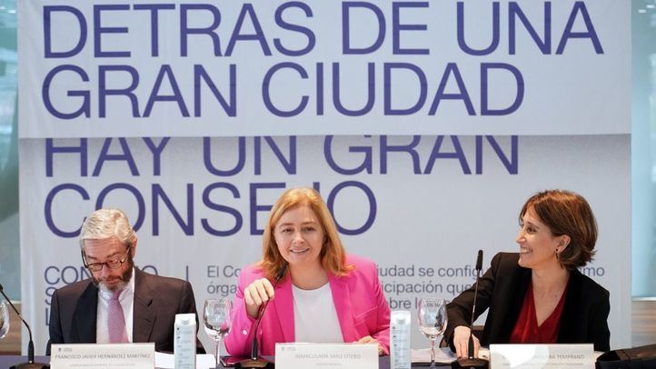 Sesión constitutiva del Consejo Social de la Ciudad, que ha presidido la vicealcaldesa, Inma Sanz