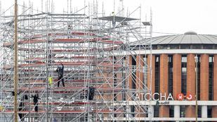 Los ladrillos de vidrio del monumento del 11M se repartirán entre víctimas y vecinos