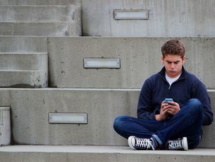 Uno de cada cinco jóvenes se siente solo en Madrid: nace un nuevo proyecto para paliarlo