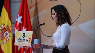 Ayuso reivindica la “igualdad” frente a la “revolución feminista” y sus “ataques” a los hombres