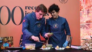El alcalde durante la presentación del libro '100 recetas icónicas de Madrid con parada en sus mercados'