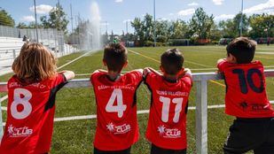 Benjamines del Racing Villaverde CF en el campo de fútbol David Díez de la Cruz
