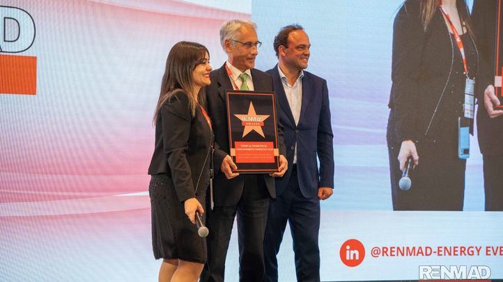 Alexander Arias, de Iberdrola, recoge el premio RENMAD al promotor de almacenamiento del año