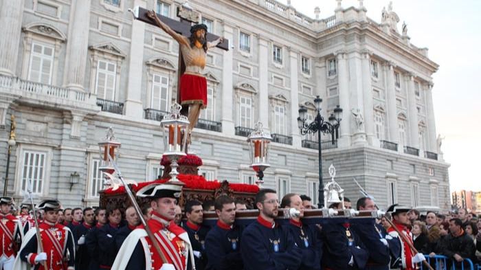 Saetas y costaleros: así son las procesiones de Semana Santa