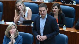 “Privatización” con Quirón Salud y la “trituradora” de MAR: la izquierda echa el resto contra Ayuso